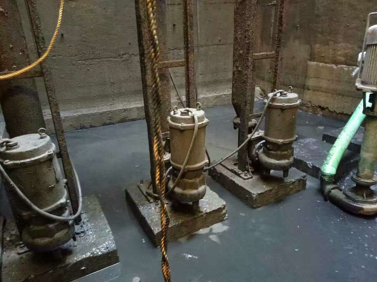 富蕴污水池清理